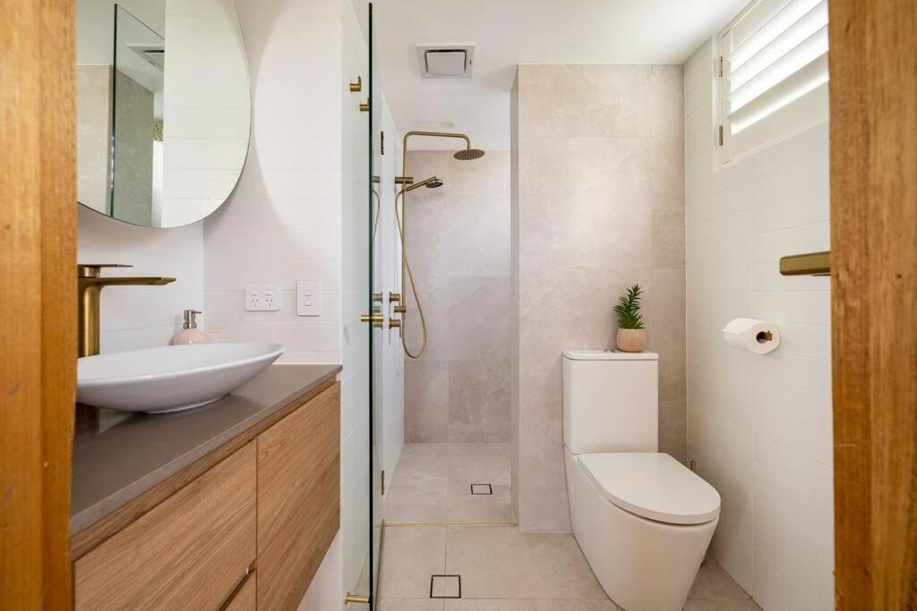Chic Beachside Getaway 2Br 2Bath Fully Equipped Apartment Gold Coast Exterior photo
